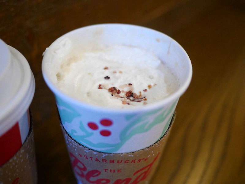 【美食分享】星巴克咖啡(Starbucks Taiwan ) 飲料、甜點、蛋糕食用心得紀錄。(拿堤．拿鐵．卡布奇諾．摩卡．星冰樂．伯爵茶．茶瓦納) @熊寶小榆の旅遊日記