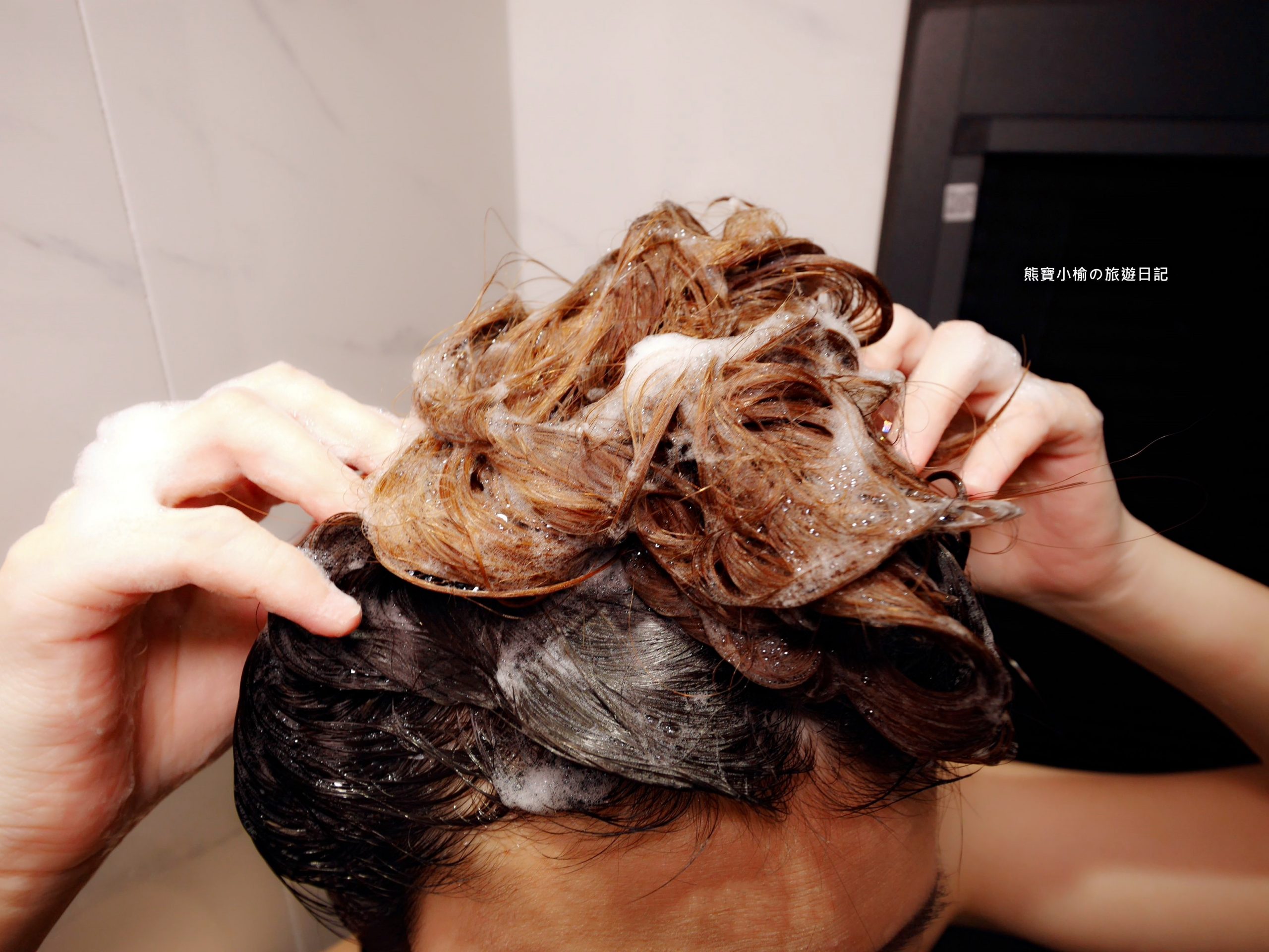 【美髮造型】Adela 愛德拉洗髮精&核心機能素&頭皮調理滋養液，毛躁髮質調理心得！ @熊寶小榆の旅遊日記