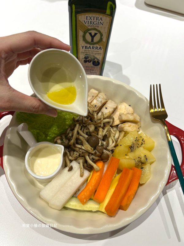 YBARRA 益百萊 西班牙原裝 特級冷壓初榨橄欖油! 輕食雞肉沙拉料理。 @熊寶小榆の旅遊日記