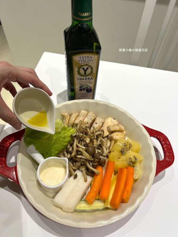 YBARRA 益百萊 西班牙原裝 特級冷壓初榨橄欖油! 輕食雞肉沙拉料理。 @熊寶小榆の旅遊日記
