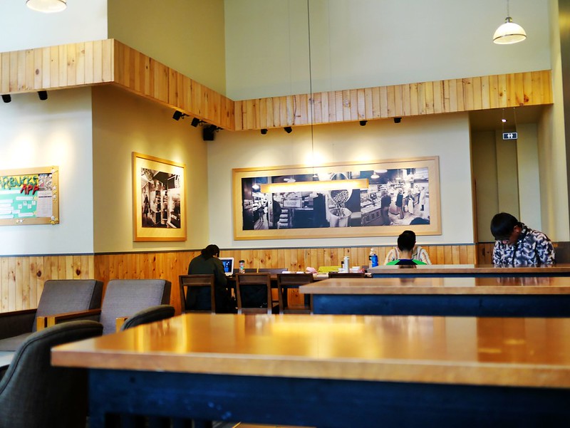 【美食】台中南區。星巴克大里中興店 @ STARBUCKS COFFEE 統一星巴克(大里門市)。美好的午茶時光。早午餐。下午茶。咖啡。甜點。可頌。星冰樂。 @熊寶小榆の旅遊日記