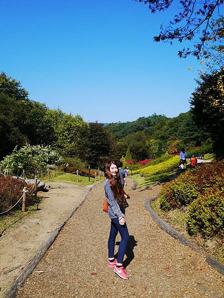 [韓國首爾自由行]201410 Day2 Jade Garden-小法國村(來自星星的你)-EMART，學林茶坊(和都教授跨越時空品茶)! @熊寶小榆の旅遊日記