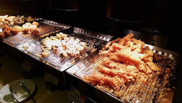 [食記]台中漢來海港餐廳|新鮮海鮮物超所值|All you can eat吃到飽餐廳。 @熊寶小榆の旅遊日記