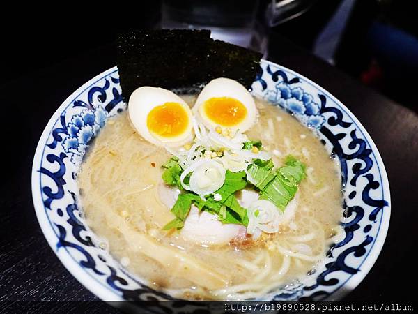 [東京自由行]東京車站斑鳩拉麵~特別的海鮮口味湯頭 @熊寶小榆の旅遊日記