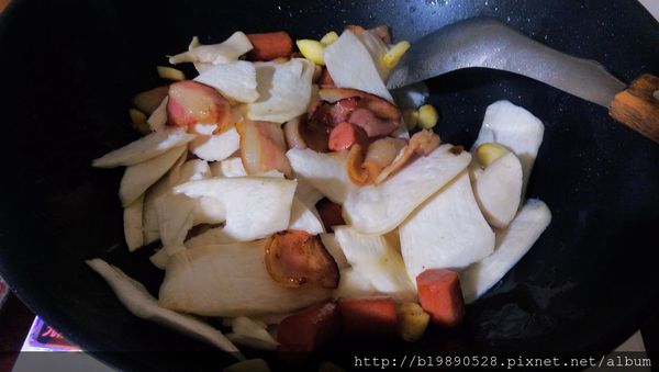 [食譜]培根蒜香鹹蛋義大利麵|在家也能煮出好味道，挑戰15分鐘快速上菜。 @熊寶小榆の旅遊日記